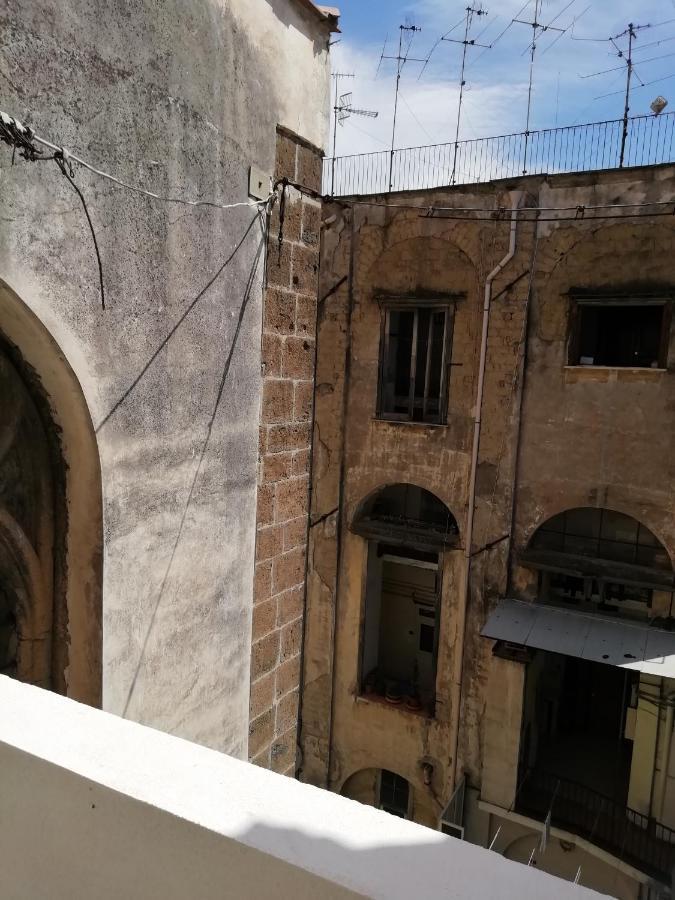 Otto Di Denari Con Terrazzino Relax Appartamento Napoli